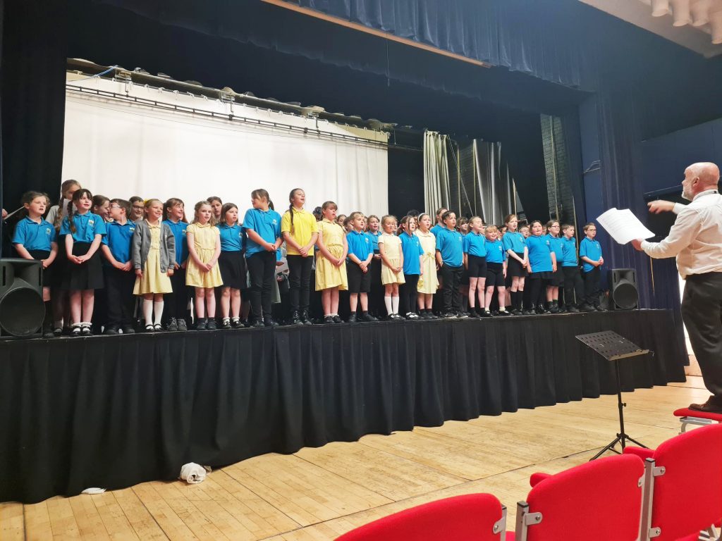Longlands choir perform | The Marches Academy Trust